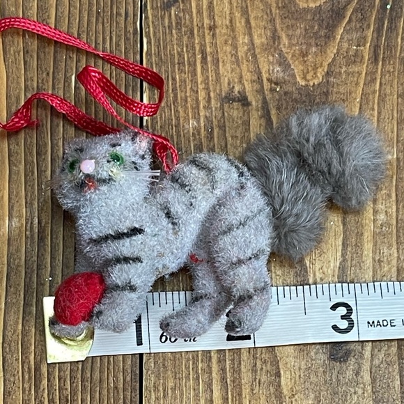 Cat w. Ball Ornament Kunstlerschutz Animal Toy Vintage Germany 1960’s- 19080’s - Picture 6 of 7